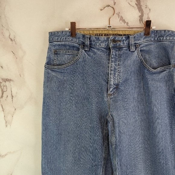 Duluth Trading Jeans Mens 34 X 30 Flex Ballroom Light Wash Denim Blue - Picture 2 of 11